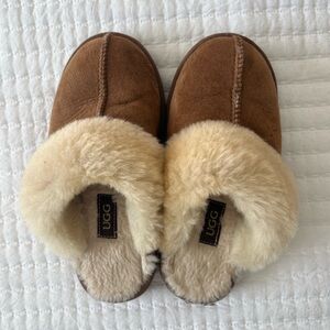 UGG Australian Chesnut Slippers sz 6